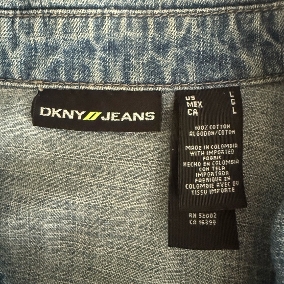 DKNY Jeans Denim Jacket - Size Large - Picture 15 of 15